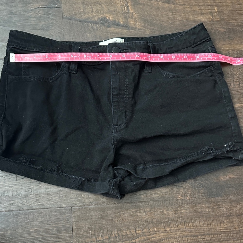 Universal Thread Black Jean Shorts